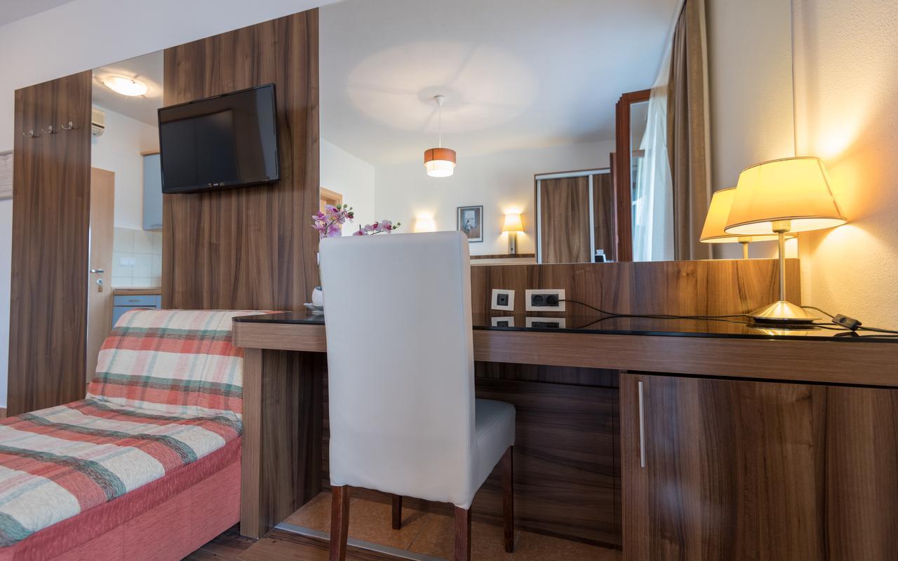 Apartments Villa Kresic Неум Екстериор снимка