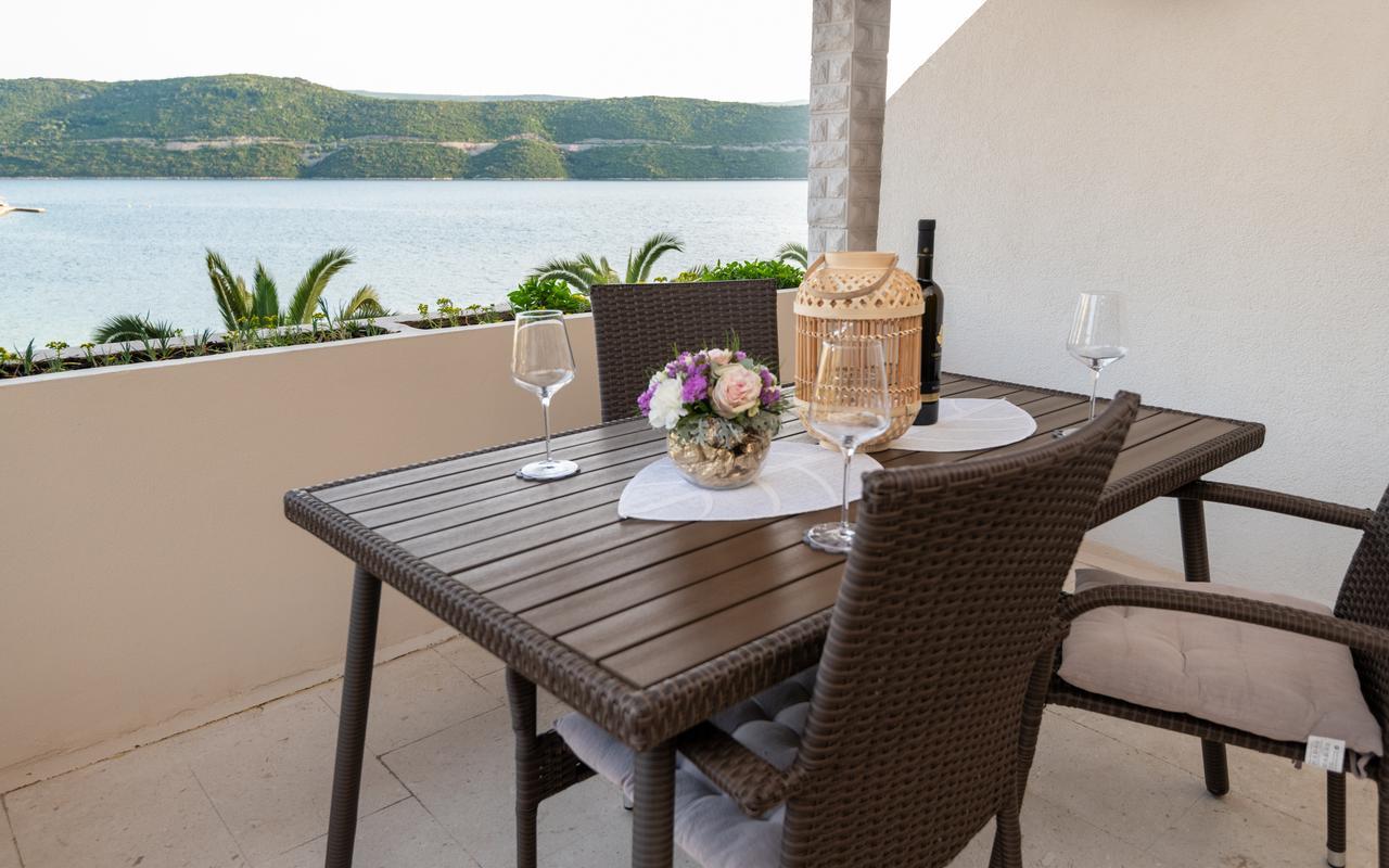 Apartments Villa Kresic Неум Екстериор снимка